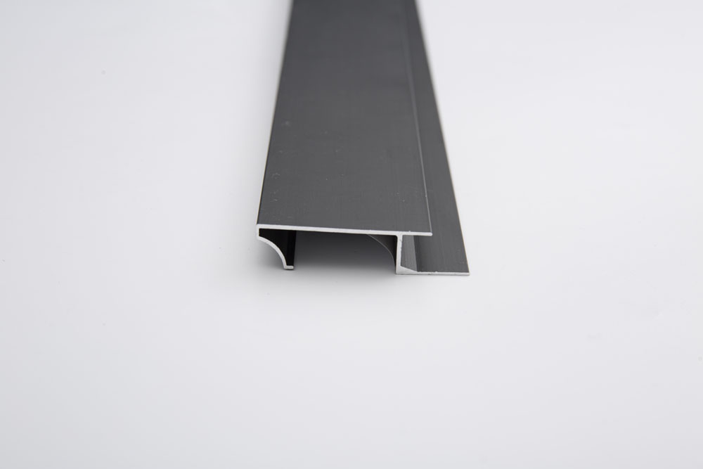 40内嵌式踢脚线 